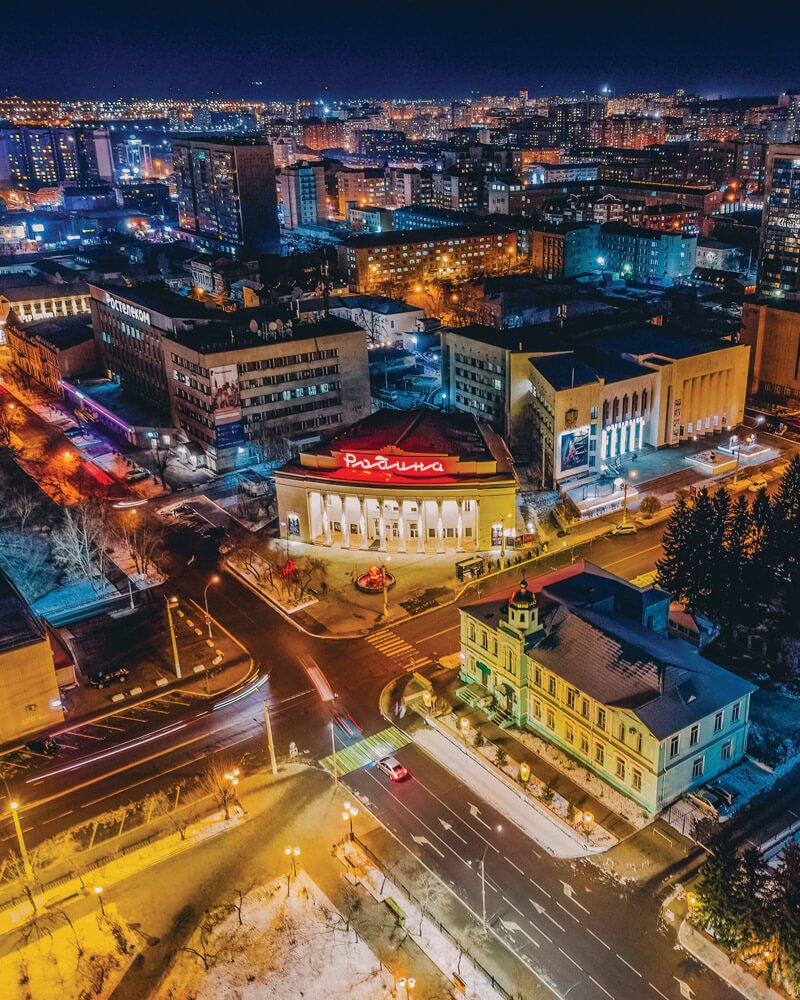 Кинотеатр «Родина» на площади Ленина в Чите (фото: Тонких Александр)