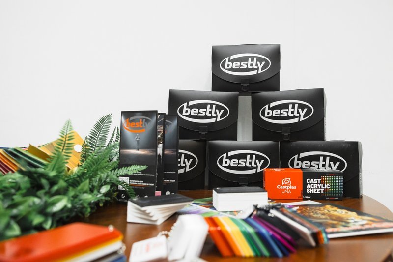 Продукция под маркой Bestly и образцы цветов