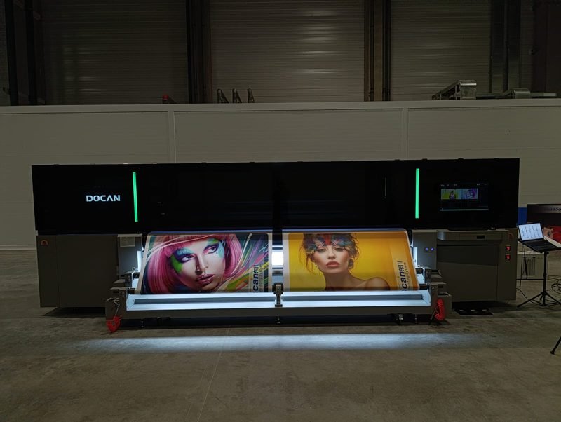 DOCAN C3200 в стеклянном корпусе с подсветкой