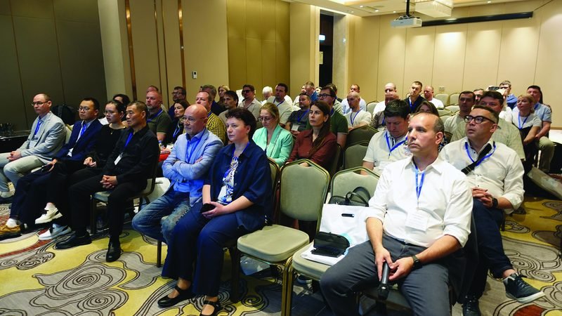 На конференцию в Solux Hotel собрались те, кто работает с акрилом каждый день
